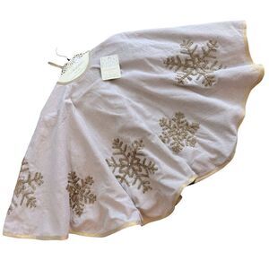 CYNTHIA ROWLEY New York Beige Gold Bead Snowflakes Christmas Tree Skirt 50” NWT
